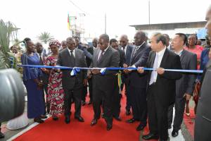 Inauguration Usine: Coupure du ruban